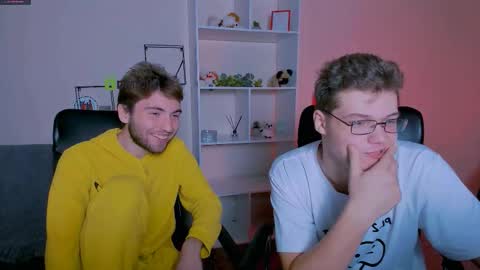 Snapshot of lucas_long_ chatting on October 9, 2025, 7:23 pm lucas_long_ online show from October 9, 2025, 7:23 pm