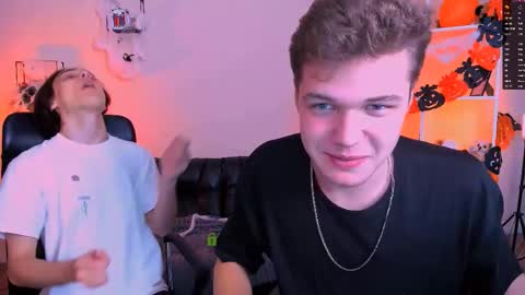 Snapshot of lucas_long_ chatting on November 3, 2025, 7:48 pm lucas_long_ online show from November 3, 2025, 7:48 pm