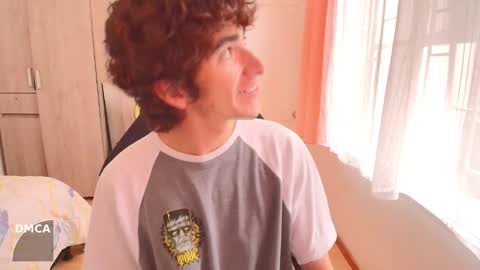 lucas_xo online show from September 25, 2025, 4:32 pm