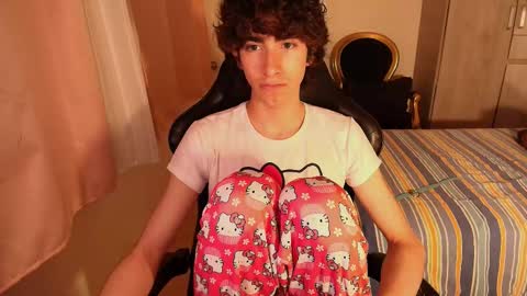 lucas_xo online show from November 3, 2025, 1:51 am