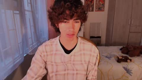 lucas_xo online show from November 7, 2025, 10:10 pm