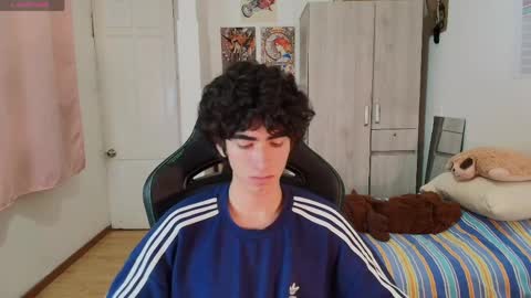 lucas_xo online show from April 4, 2026, 5:27 am
