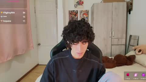 lucas_xo online show from April 28, 2026, 2:27 am