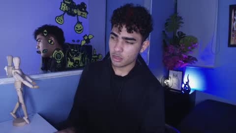 lucascarterr online show from September 25, 2025, 5:11 am