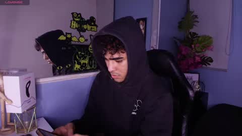 lucascarterr online show from October 1, 2025, 12:05 am