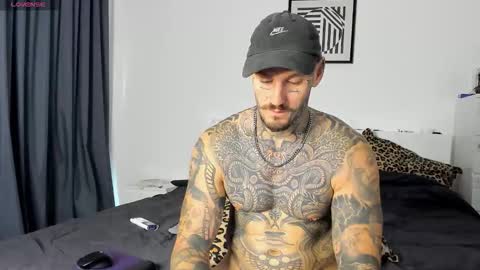 Snapshot of lucasexclusive chatting on November 25, 2025, 5:18 am lucasexclusive online show from November 25, 2025, 5:18 am