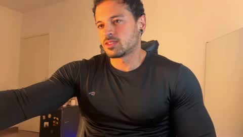 lucasfit24 online show from June 27, 2026, 1:32 am