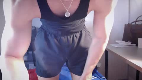 Snapshot of lucaskodak chatting on April 8, 2026, 6:13 am LucasKodak online show from April 8, 2026, 6:13 am