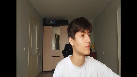 Snapshot of lucasv1be chatting on December 21, 2025, 7:15 am Lucas Smith online show from December 21, 2025, 7:15 am