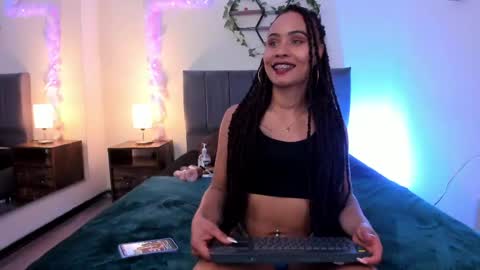 Lucero  online show from April 28, 2026, 3:33 am