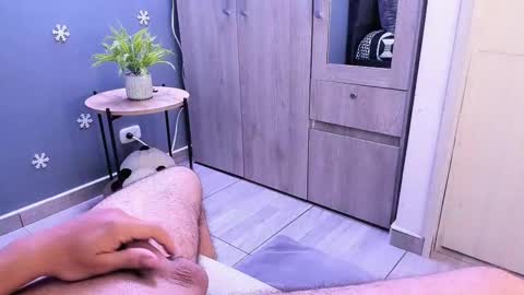 Snapshot of luci_fer15 chatting on February 24, 2025, 3:31 pm Luci y Fer online show from February 24, 2025, 3:31 pm