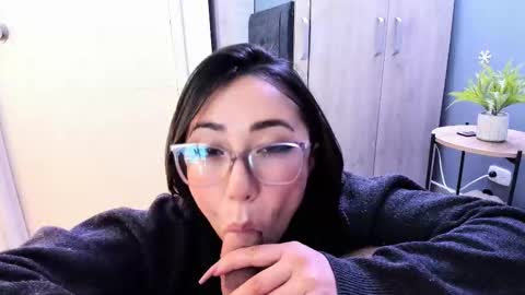 Snapshot of luci_fer15 chatting on March 11, 2025, 1:48 am Luci y Fer online show from March 11, 2025, 1:48 am