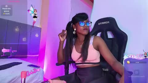 Snapshot of lucia01m chatting on May 16, 2026, 7:23 pm lucia01m online show from May 16, 2026, 7:23 pm