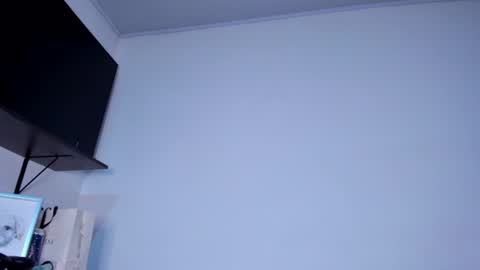 Snapshot of lucia_fuster chatting on January 19, 2025, 10:49 pm Lucia online show from January 19, 2025, 10:49 pm