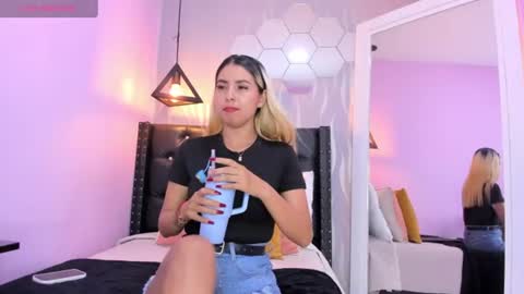 Snapshot of lucia_rios chatting on July 27, 2026, 6:48 pm Lucia online show from July 27, 2026, 6:48 pm