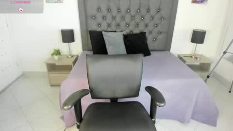 Snapshot of lucia_rosee chatting on October 21, 2025, 12:55 am Lucia online show from October 21, 2025, 12:55 am