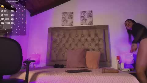 Snapshot of lucia_rosee chatting on November 24, 2025, 10:42 pm Lucia online show from November 24, 2025, 10:42 pm