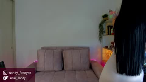 Snapshot of lucia_sandy chatting on December 3, 2024, 9:56 pm Lu Intagramsandy fireeyes online show from December 3, 2024, 9:56 pm