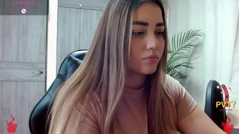 lucia star  online show from February 5, 2026, 5:17 pm