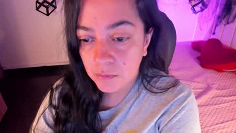 Snapshot of lucia_vonne chatting on October 30, 2025, 1:34 pm Lucia Vonne online show from October 30, 2025, 1:34 pm