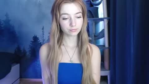 Snapshot of luciacam20 chatting on January 7, 2025, 7:20 am Lucy online show from January 7, 2025, 7:20 am