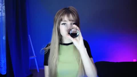 Snapshot of luciacam20 chatting on February 19, 2025, 7:27 pm Lucy online show from February 19, 2025, 7:27 pm