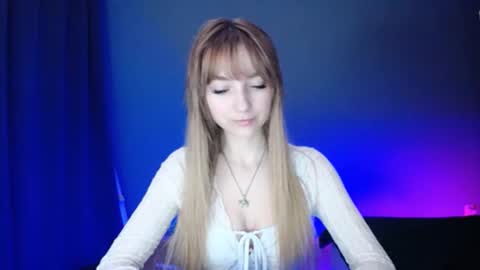 Snapshot of luciacam20 chatting on February 28, 2025, 7:35 pm Lucy online show from February 28, 2025, 7:35 pm