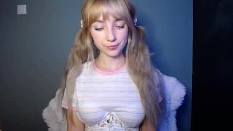 Snapshot of luciacam20 chatting on November 5, 2025, 7:30 am Lucy online show from November 5, 2025, 7:30 am