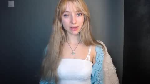 Snapshot of luciacam20 chatting on November 12, 2025, 7:35 pm Lucy online show from November 12, 2025, 7:35 pm