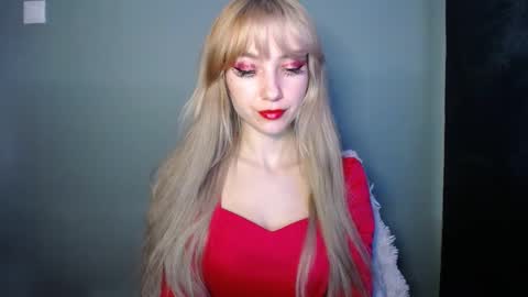 Snapshot of luciacam20 chatting on November 19, 2025, 7:41 am Lucy online show from November 19, 2025, 7:41 am