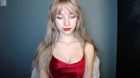 Snapshot of luciacam20 chatting on November 23, 2025, 7:35 pm Lucy online show from November 23, 2025, 7:35 pm