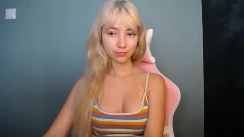 Snapshot of luciacam20 chatting on June 7, 2026, 7:01 am Lucy online show from June 7, 2026, 7:01 am