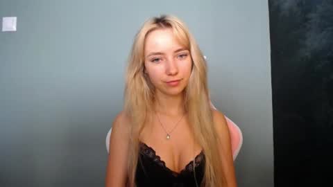 Snapshot of luciacam20 chatting on June 14, 2026, 6:48 am Lucy online show from June 14, 2026, 6:48 am