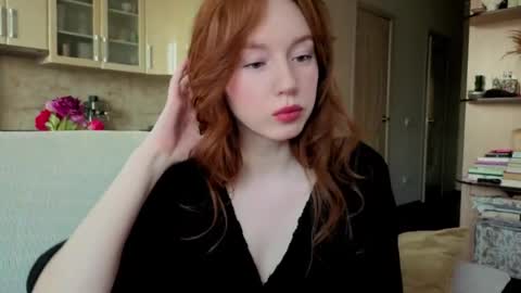 Snapshot of luciacoy chatting on April 17, 2026, 4:10 pm Lucia online show from April 17, 2026, 4:10 pm