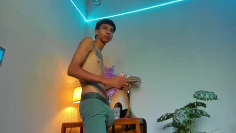 Snapshot of lucian_davii chatting on May 28, 2026, 12:57 pm Pirulo online show from May 28, 2026, 12:57 pm
