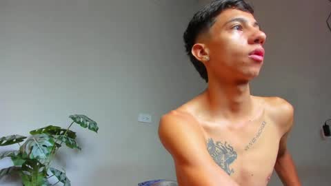 Snapshot of lucian_davii chatting on June 1, 2026, 12:40 pm Pirulo online show from June 1, 2026, 12:40 pm
