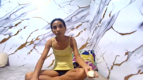 Snapshot of luciana_daza chatting on May 23, 2026, 8:24 pm Luciana online show from May 23, 2026, 8:24 pm