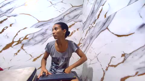 Snapshot of luciana_daza chatting on June 2, 2026, 8:22 pm Luciana online show from June 2, 2026, 8:22 pm