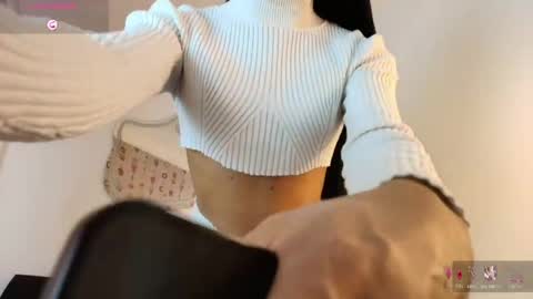 Snapshot of luciana_glow chatting on April 12, 2026, 3:00 am luciana_glow online show from April 12, 2026, 3:00 am