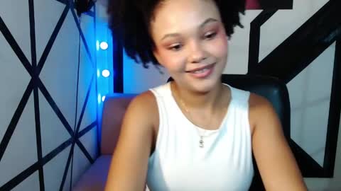 Snapshot of luciana_mj1 chatting on April 17, 2026, 1:25 pm LUCIANA online show from April 17, 2026, 1:25 pm