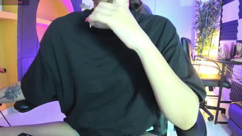 Snapshot of lucianacarter chatting on March 5, 2025, 4:45 am online show from March 5, 2025, 4:45 am