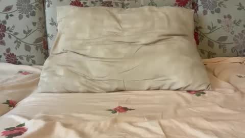 Snapshot of lucianalive chatting on November 1, 2025, 7:21 am Mysterious Girl online show from November 1, 2025, 7:21 am