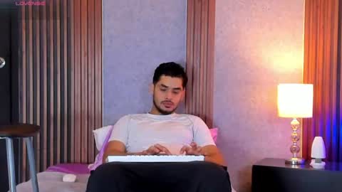 Snapshot of luciano_vitale_ chatting on July 10, 2026, 12:52 pm Luciano online show from July 10, 2026, 12:52 pm