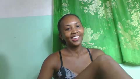 lucie196645 online show from April 18, 2026, 7:58 pm