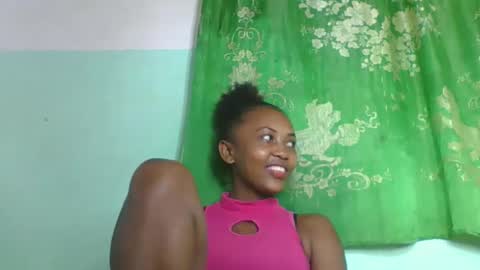 lucie196645 online show from April 19, 2026, 6:32 pm