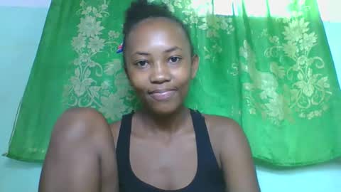 lucie196645 online show from April 30, 2026, 6:20 am