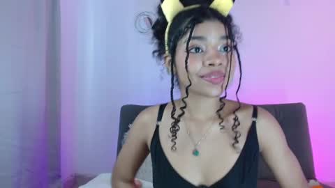 Snapshot of lucie_petite chatting on January 18, 2025, 9:34 pm Lucie - online show from January 18, 2025, 9:34 pm