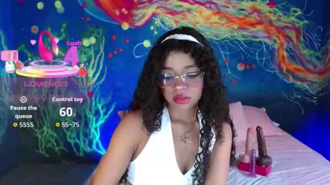 Snapshot of lucie_petite chatting on September 13, 2025, 6:51 pm Lucie - online show from September 13, 2025, 6:51 pm