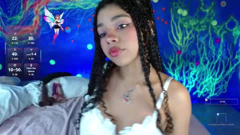 Snapshot of lucie_petite chatting on November 28, 2025, 6:54 pm Lucie - online show from November 28, 2025, 6:54 pm
