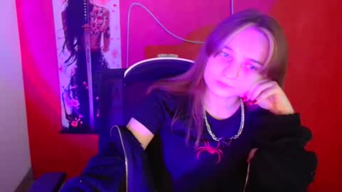 Snapshot of lucieamour_ chatting on November 25, 2025, 6:52 pm Lucie online show from November 25, 2025, 6:52 pm